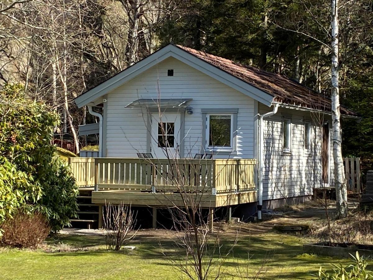 Stuga I Naturskoent Omrade Pa Vaestra Tjoern Saby Εξωτερικό φωτογραφία