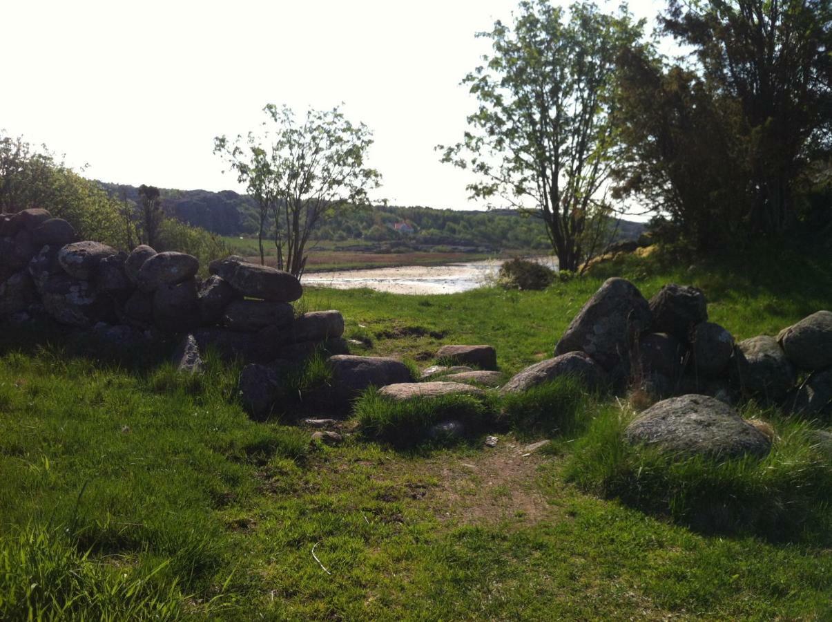 Stuga I Naturskoent Omrade Pa Vaestra Tjoern Saby Εξωτερικό φωτογραφία